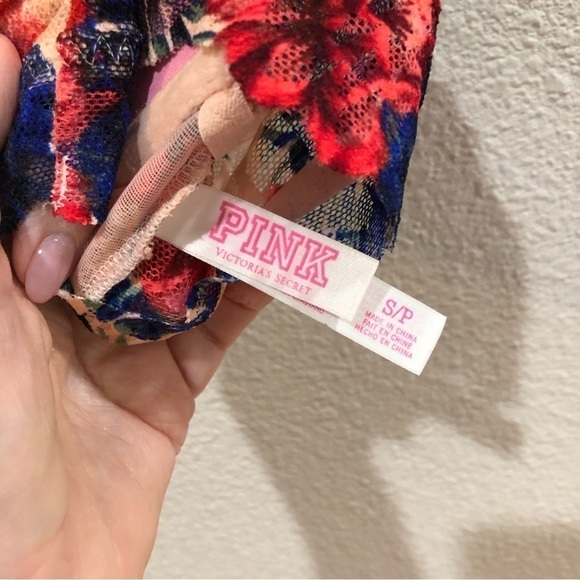 𝅺pink Victoria’s Secret lace and mesh floral print underwire bralette.  Size S - Picture 7 of 7